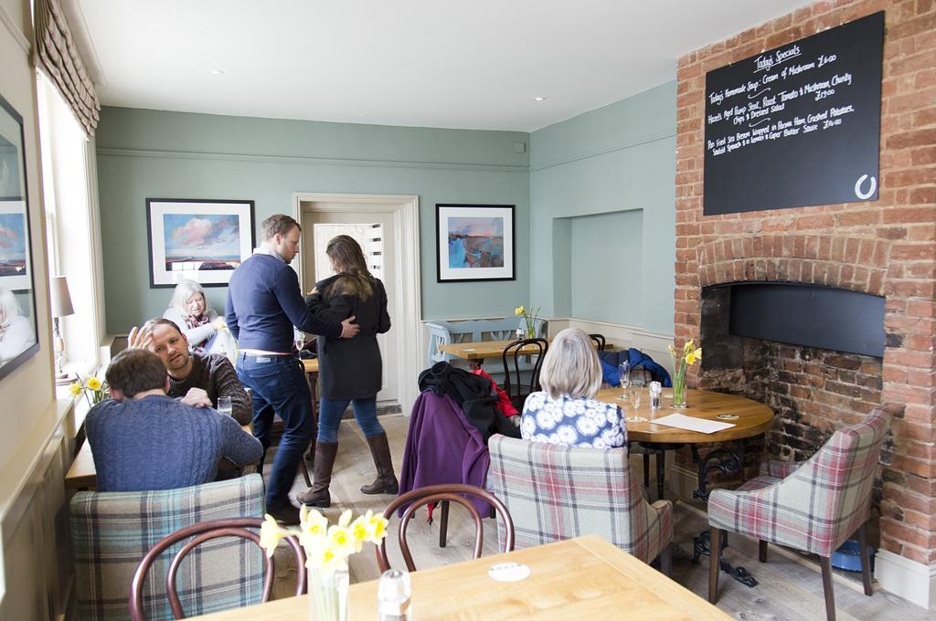 The White Horse Blakeney เบลคนีย์ ภายนอก รูปภาพ